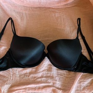 very sexy victoria’s secret bra